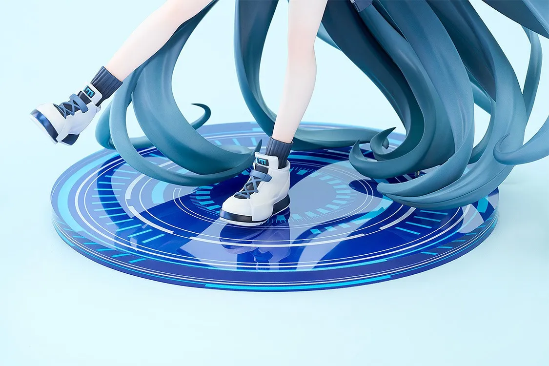 行版《蔚藍檔案》愛麗絲 ～覺醒吧，Supernova！～ 1/7 PVC Figure