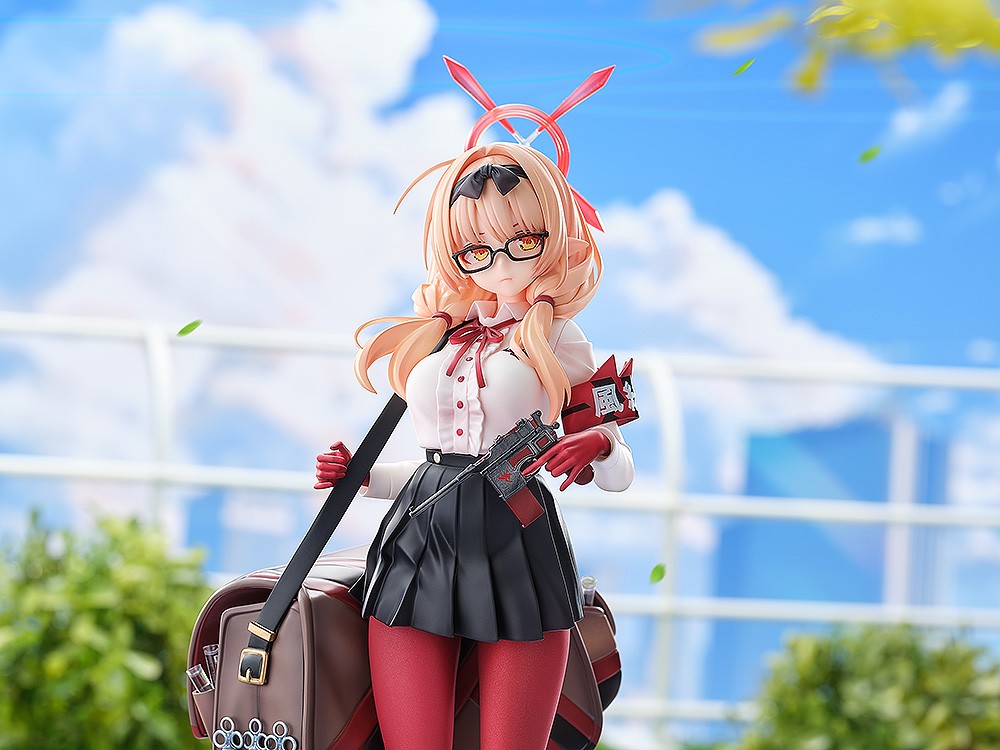 行版《蔚藍檔案》千夏 1/7 PVC Figure